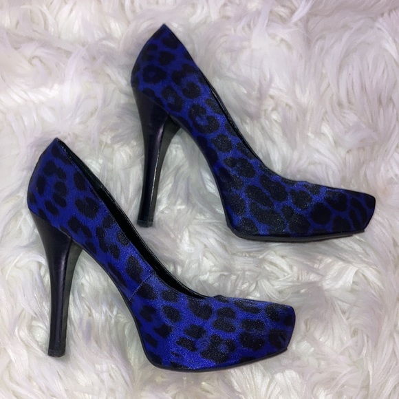 CARLOS SANTANA Satin Leopard Platform Pumps 7M Platonic - Picture 1 of 9